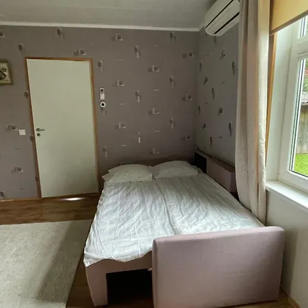Apartment Karjamaa 8 *
